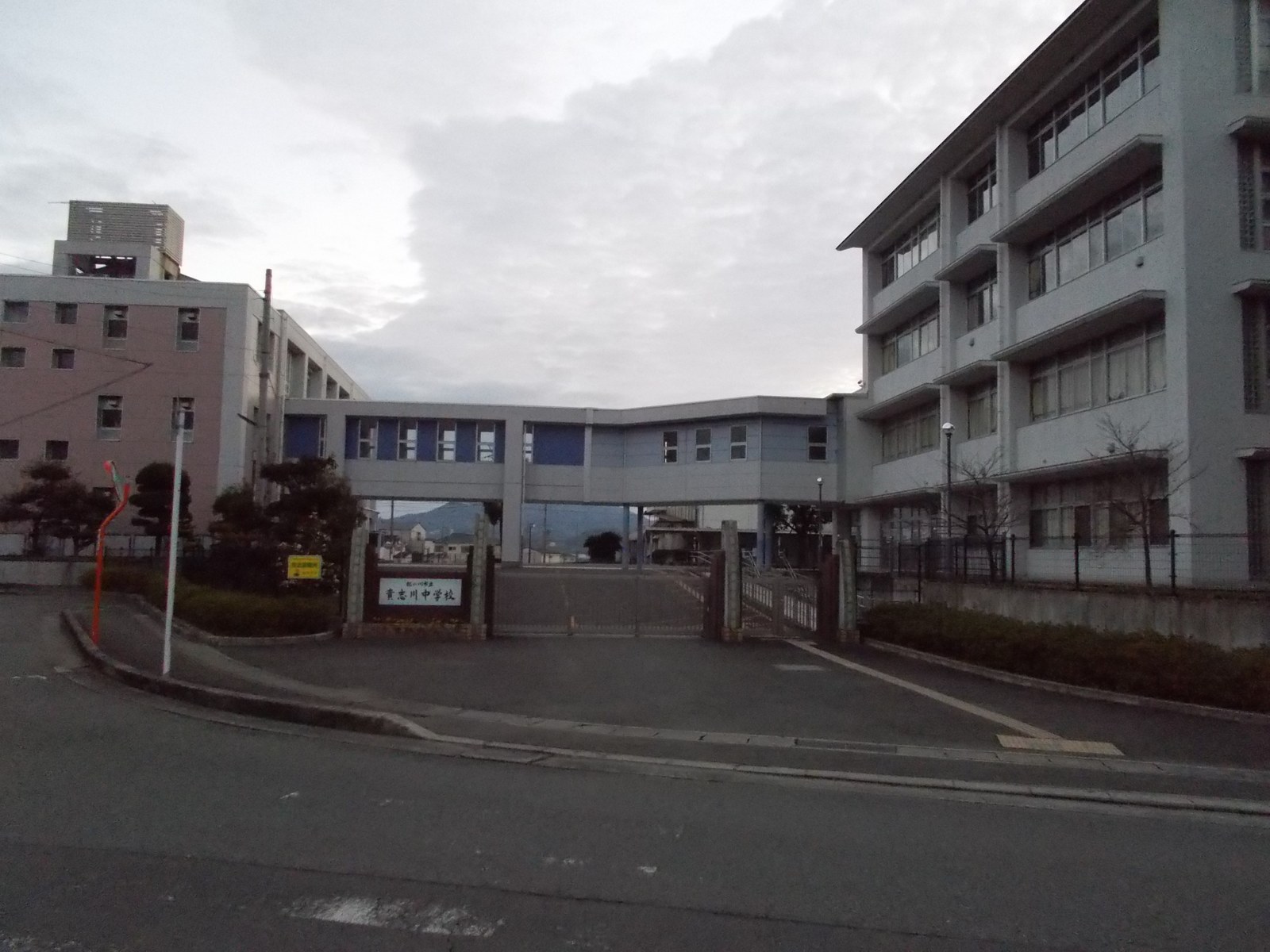 紀の川市を流れる貴志川の風景