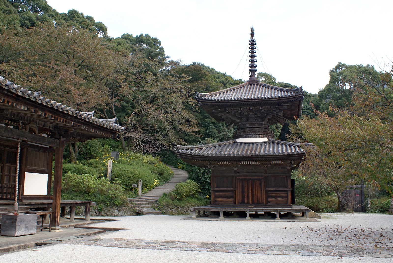和歌山県海南市下津町の長保寺の多宝塔