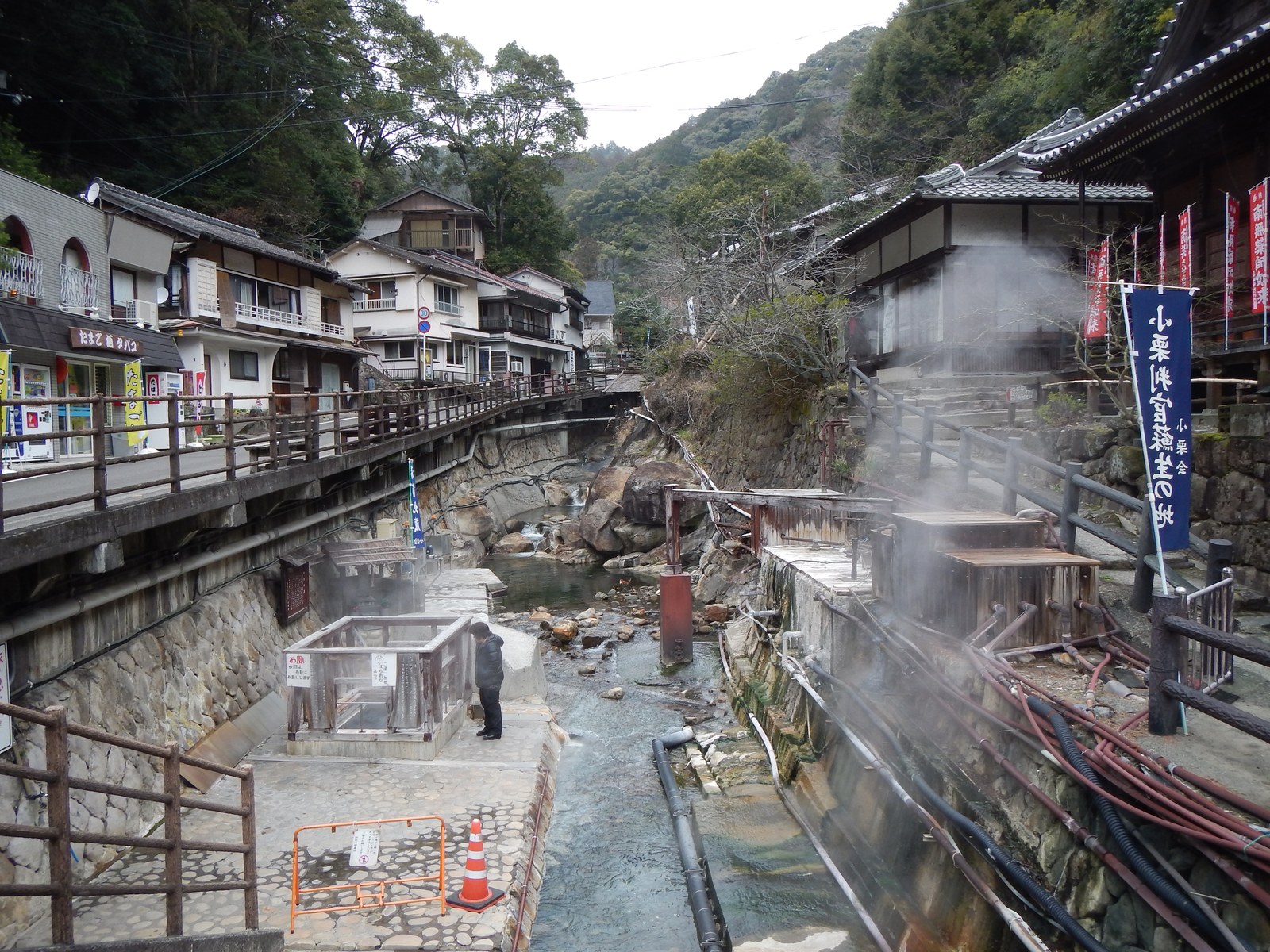 田辺市本宮町の湯の峰温泉の温泉街