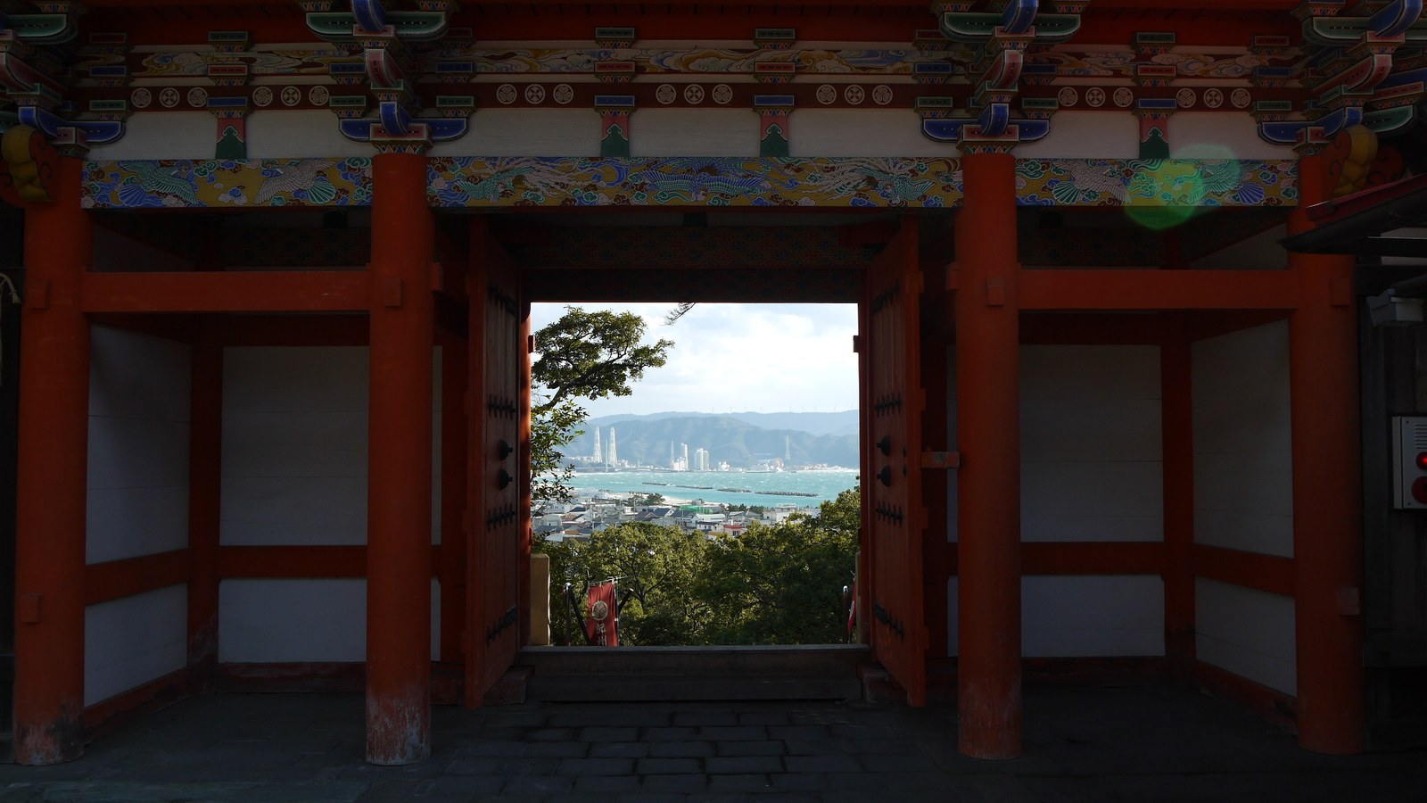 紀州東照宮の社殿と石段